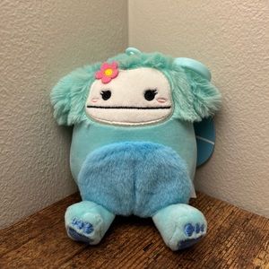 Joelle Squishmallow Clip NWT